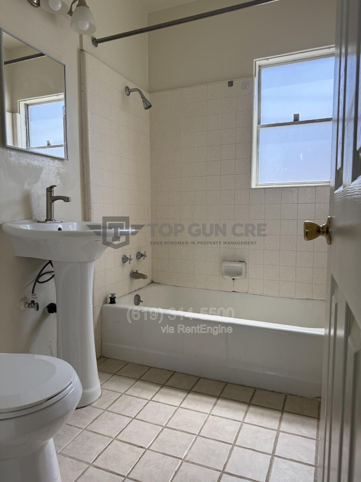 $1,000 OFF FIRST MONTHS RENT -Charming, Cottage-Style Duplex in University Heights property image