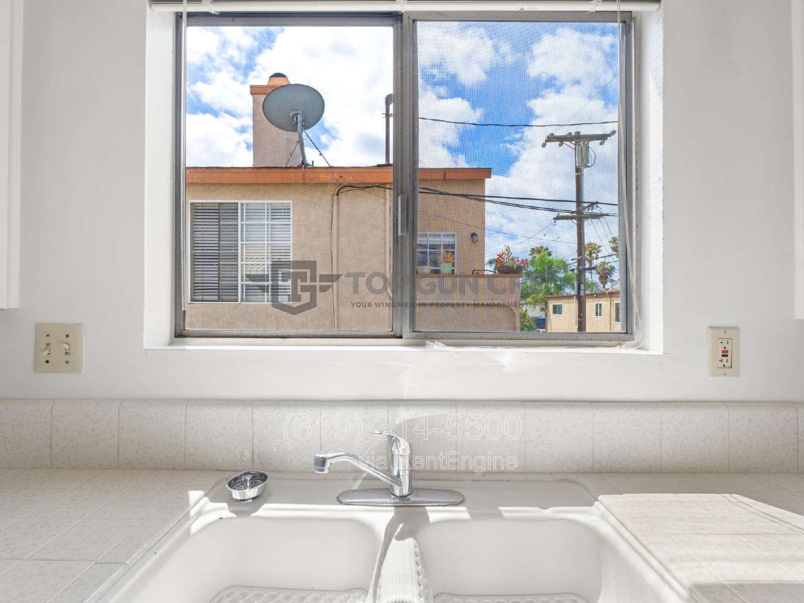 Well-maintained 2bed/1bath w/ Parking in Desirable University Heights - $1K OFF 1ST MONTH! property image