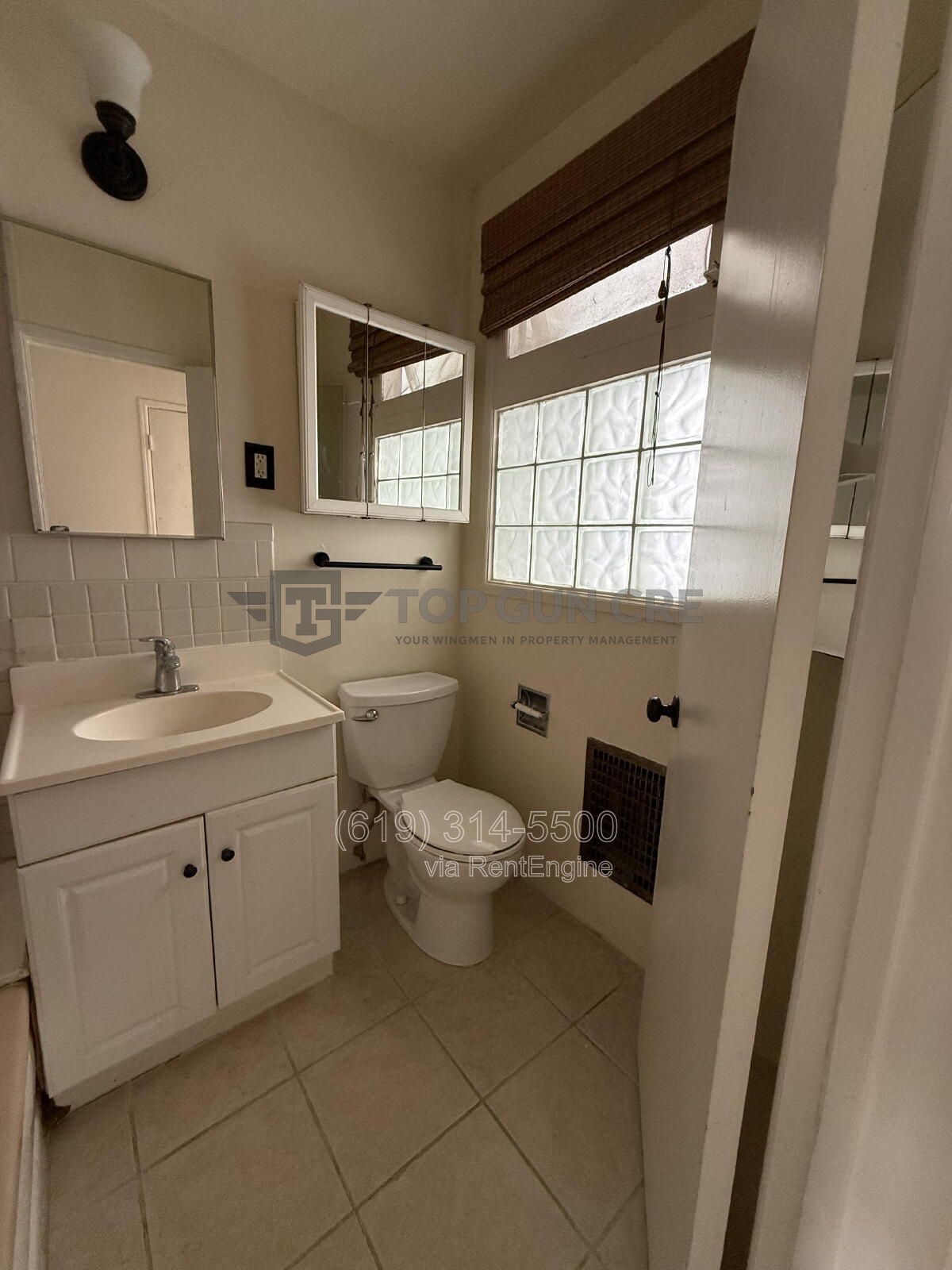 2 BED 1 BATH IN PACIFIC BEACH WITH 1 CAR GARAGE property image