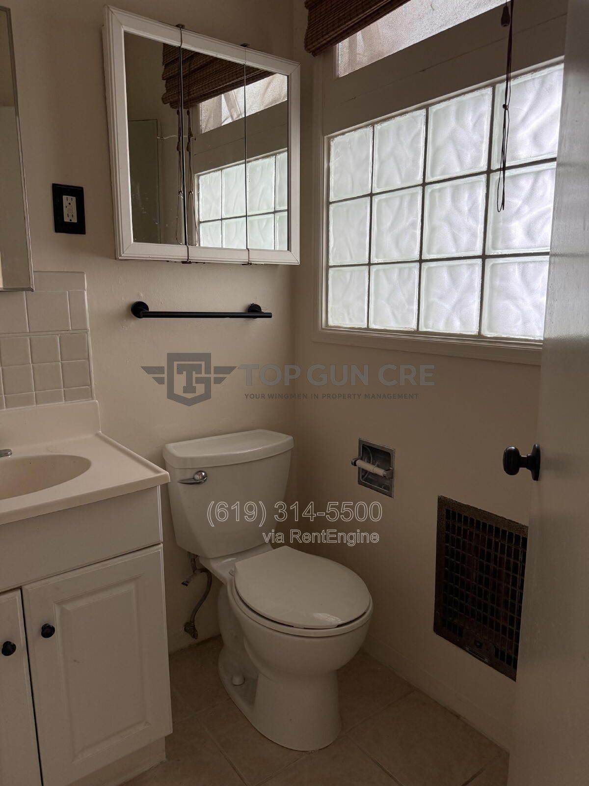 2 BED 1 BATH IN PACIFIC BEACH WITH 1 CAR GARAGE property image