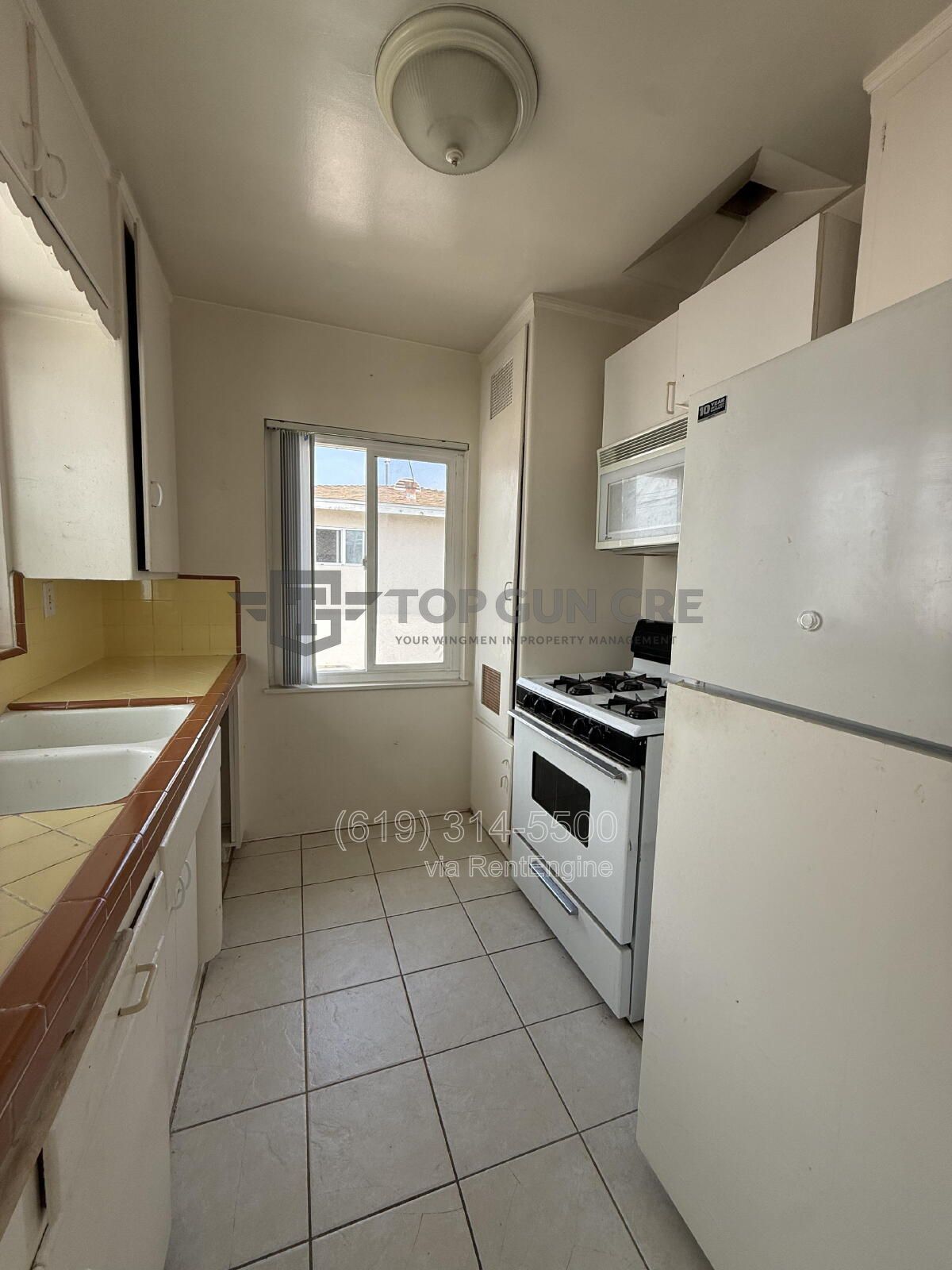 2 BED 1 BATH IN PACIFIC BEACH WITH 1 CAR GARAGE property image