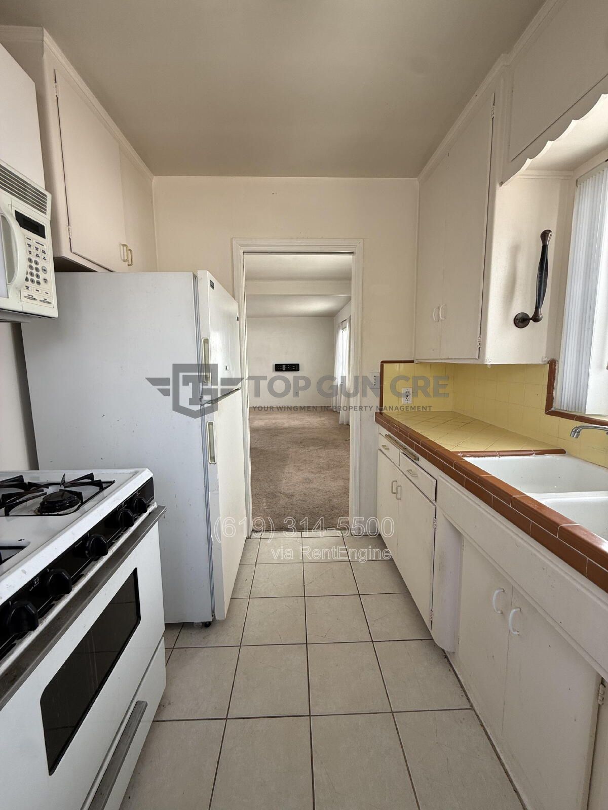2 BED 1 BATH IN PACIFIC BEACH WITH 1 CAR GARAGE property image