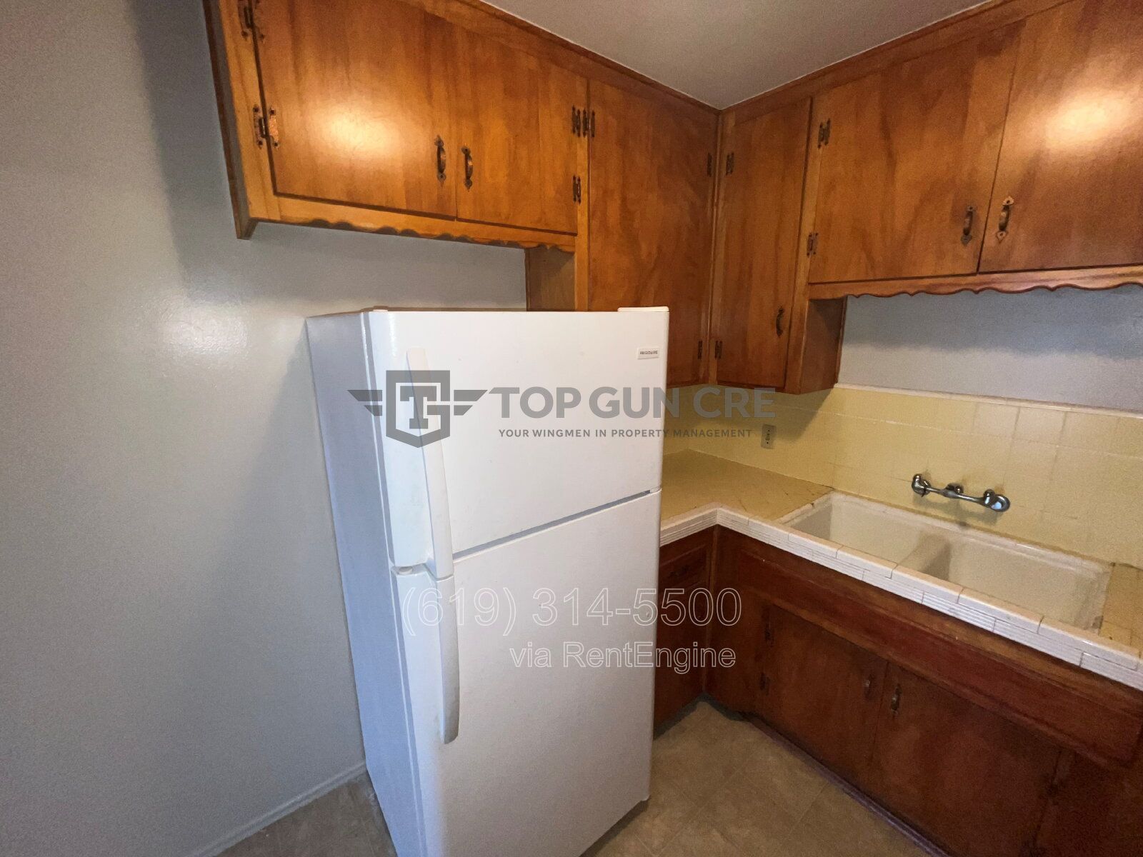 1 bed 1 bath w/ HUGE storage unit property image