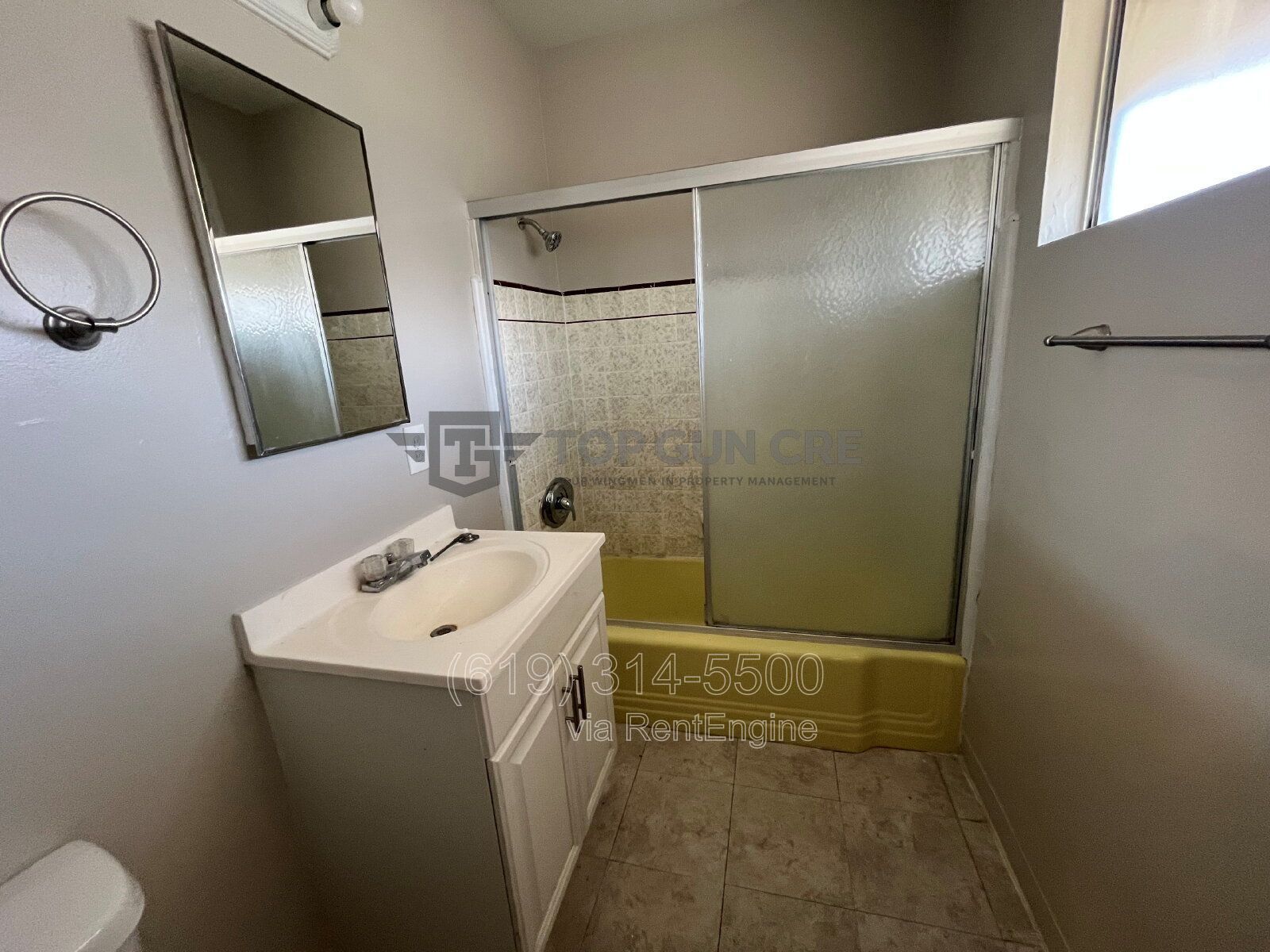 1 bed 1 bath w/ HUGE storage unit property image