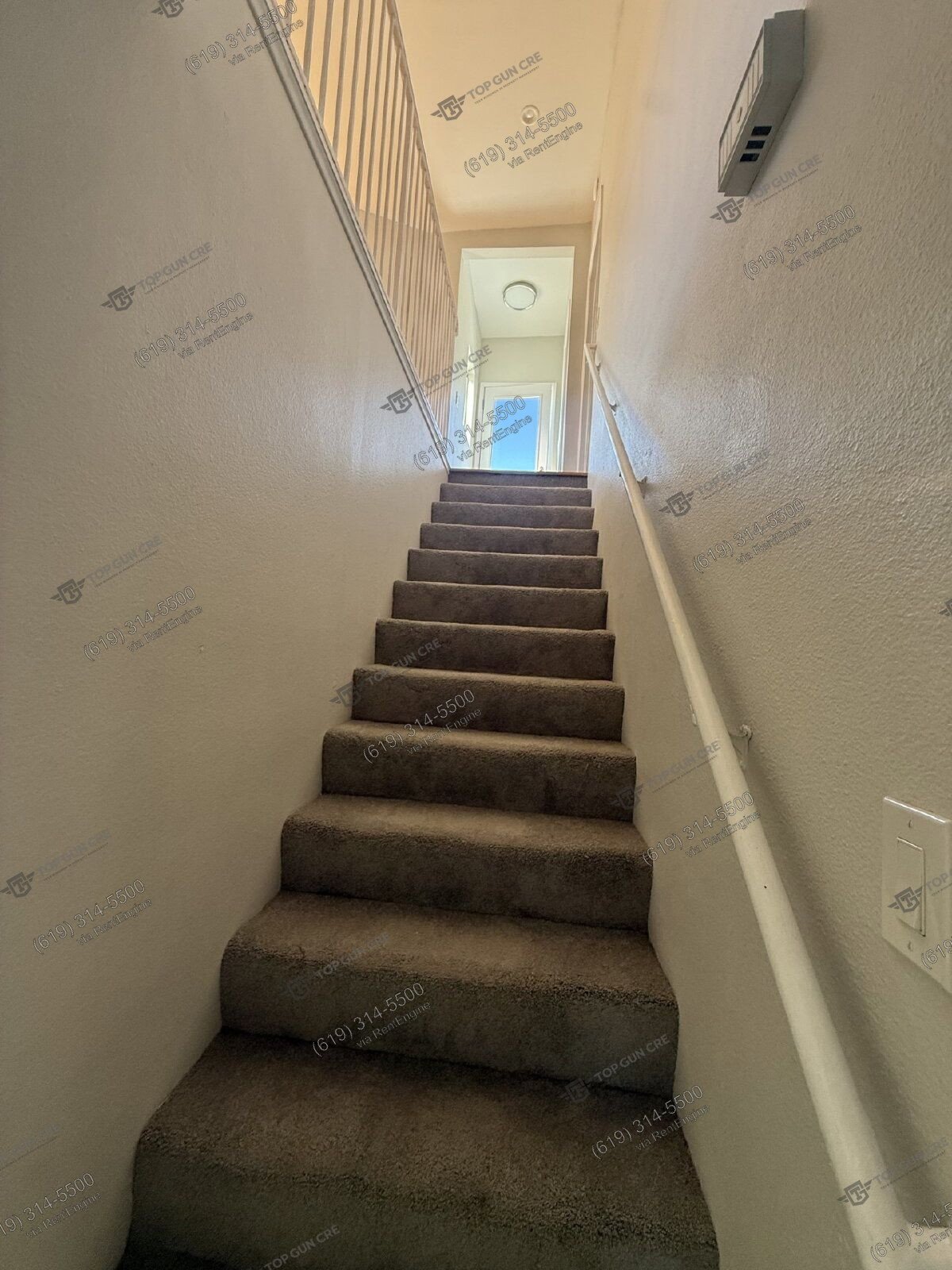 Charming 3 Bed / 2 Bath Two Story Home in Hillcrest property image