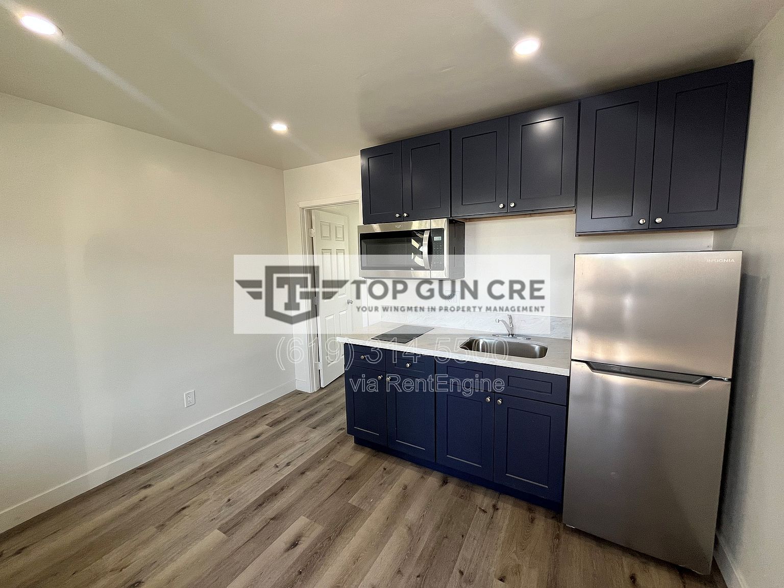 Modern 1-Bedroom | Prime San Ysidro Living property image