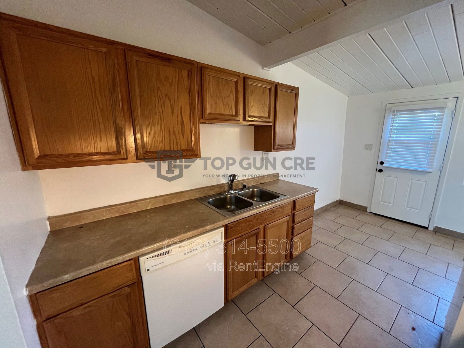 2 bed unit with Private Patio!! property image