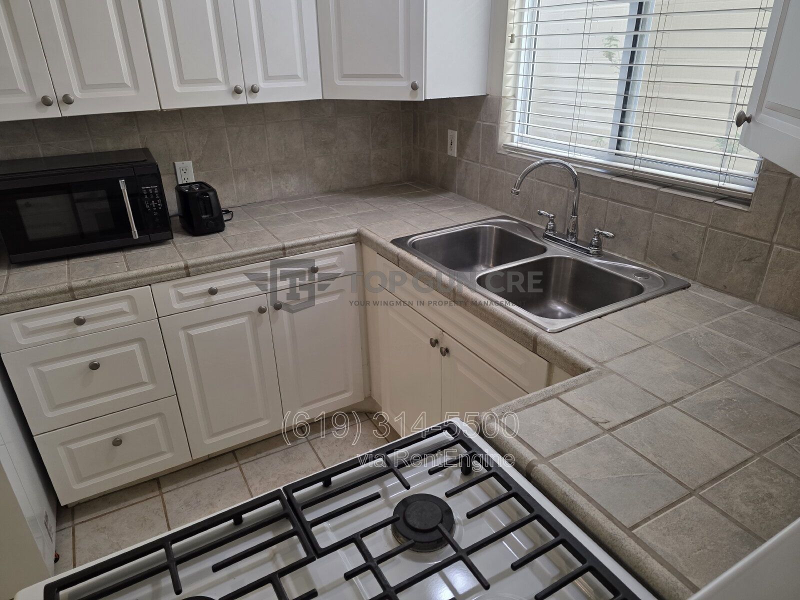 Move-In Special – $1,000 Off First Month’s Rent | 2BR Apartments Across from USD (1 Space Off-Street Parking Included) property image