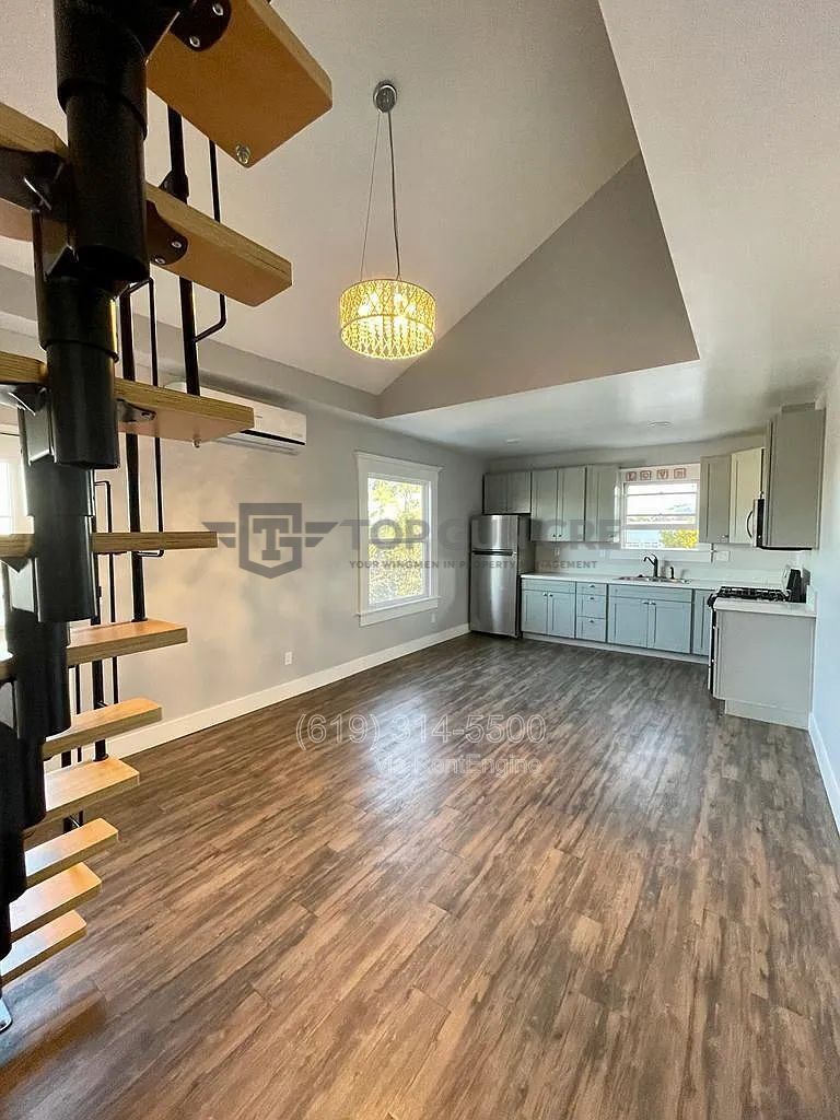 *1-Month Free! Fully renovated 2bed/1bath with private, gated porch, in-unit washer/dryer! property image