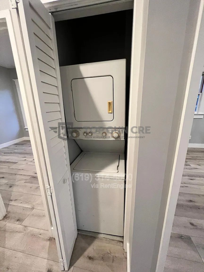 *1-Month Free! Fully renovated 2bed/1bath with private, gated porch, in-unit washer/dryer! property image