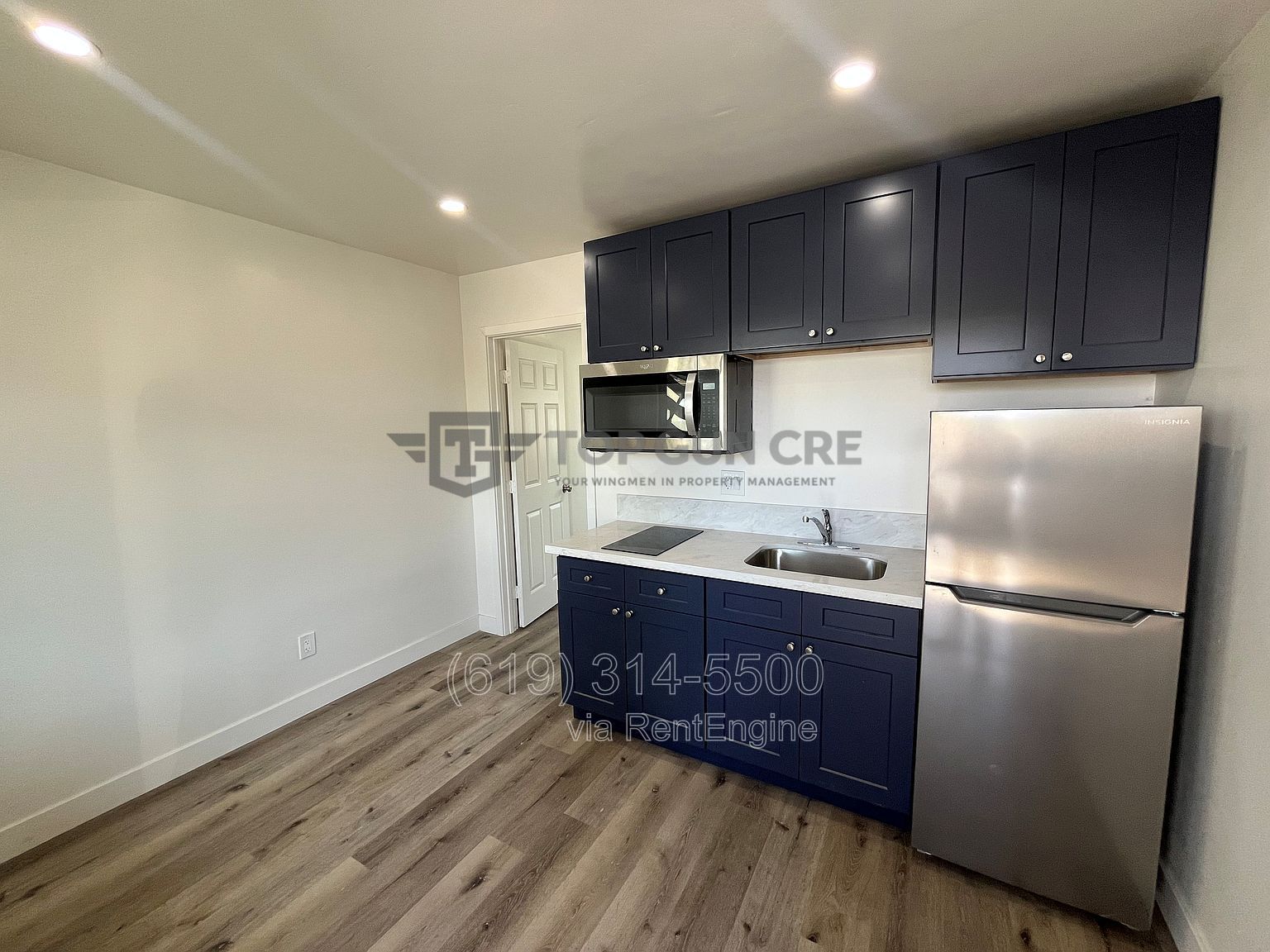 Modern 1-Bedroom | Prime San Ysidro Living property image