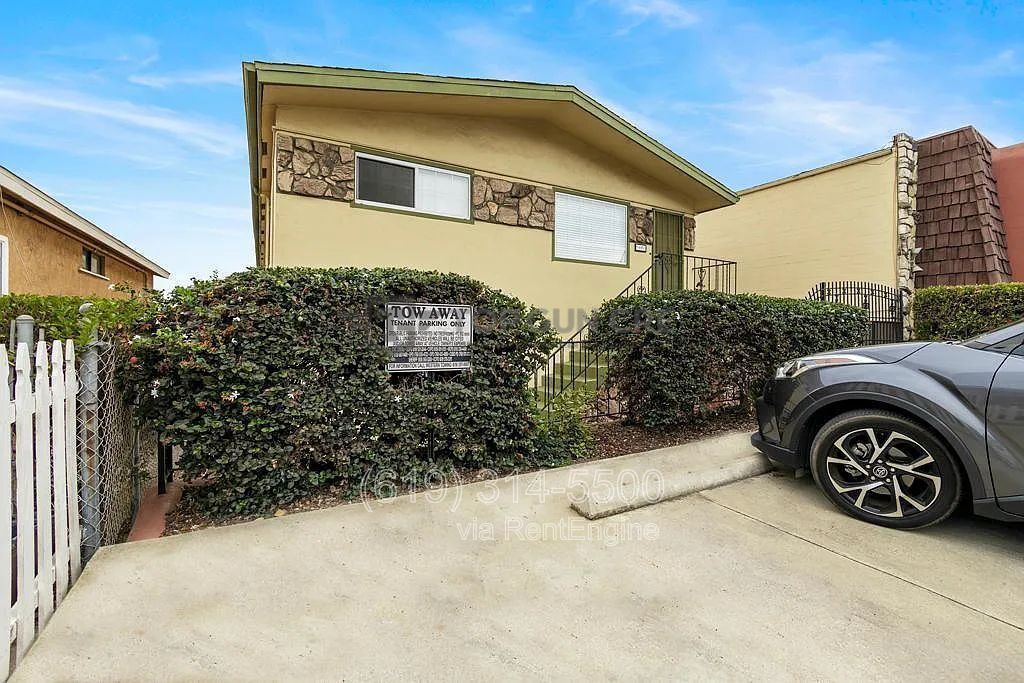 Bright 3BR 1 BATH Apartment FOF RENT! Across from USD (1 Space Off-Street Parking Included) property image