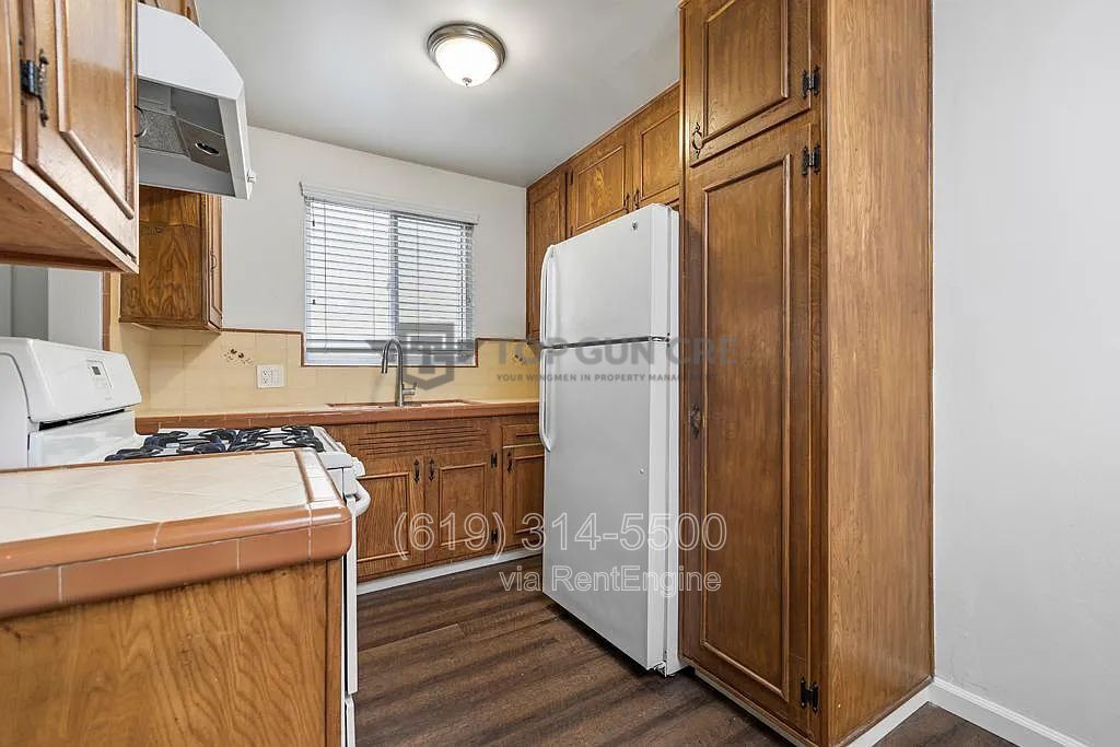 Bright 3BR 1 BATH Apartment FOF RENT! Across from USD (1 Space Off-Street Parking Included) property image