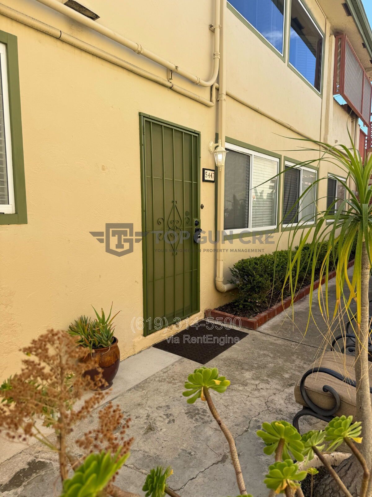 Bright 3BR 1 BATH Apartment FOF RENT! Across from USD (1 Space Off-Street Parking Included) $500 OFF 1ST MONTHS RENT property image